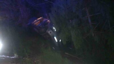 Mudurnu ilçesinde gece geç saatlerde meydana gelen trafik kazasında, sürücüsü