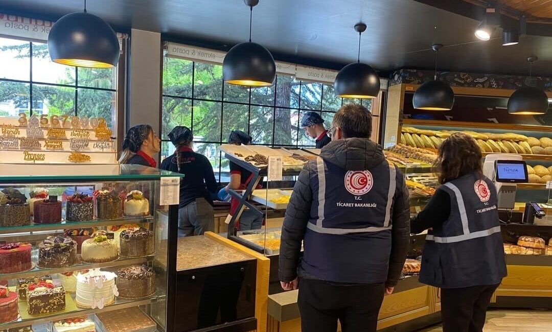 Bolu Ticaret İl Müdürlüğü ekipleri, yaklaşan Kurban Bayramı öncesinde işletmeleri