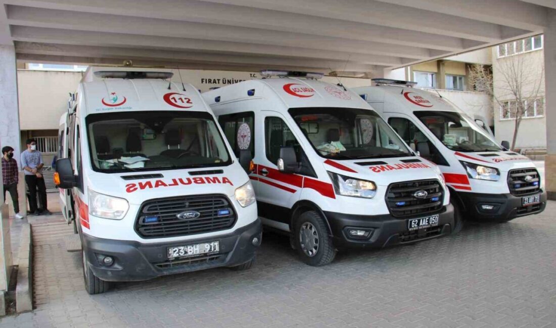Elazığ’ın Karakoçan ilçesinde, tabanca ile oynarken 19 yaşındaki bir genç,