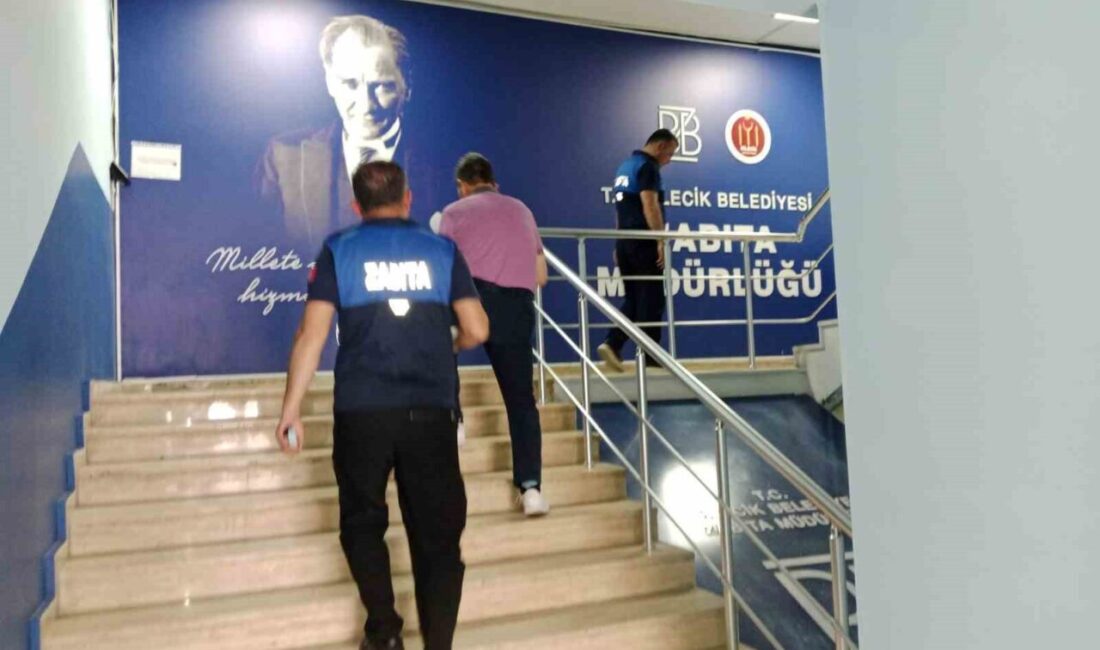 Bilecik’te birçok mahallede ev ve iş yerlerine giderek para talep