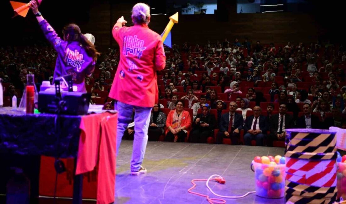 Çayırova’da düzenlenen ikinci bilim şenliği, 4 günlük etkinliklerin ve renkli