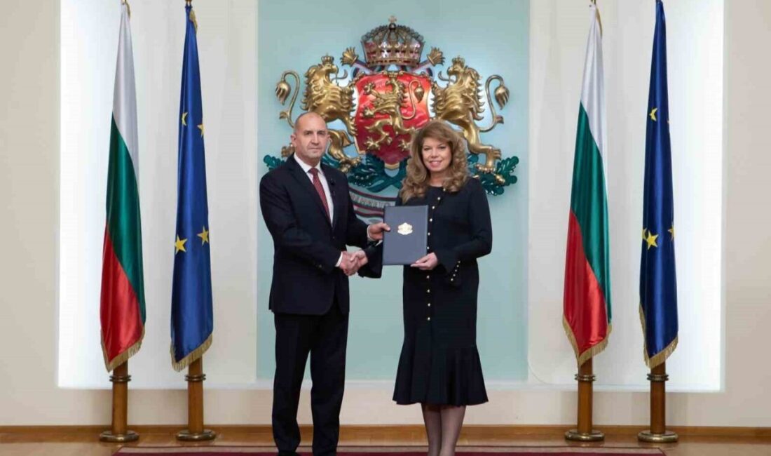 Bulgaristan Cumhurbaşkanı Yotova, geçtiğimiz ay yapılan parlamento seçimlerini kazanan İlerici