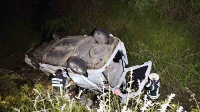 Burdur’da bir sürücünün kontrolünden çıkarak hafif ticari aracın uçuruma devrilmesi
