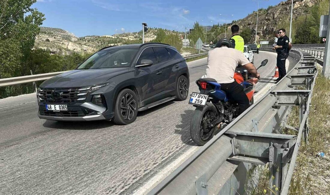 Burdur’da bir motosiklet sürücüsü, gidon kontrolünü kaybetmesi sonucu meydana gelen
