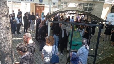 Bursa’nın Nilüfer ilçesinde bir kadın, bayram temizliği yaparken binanın 2.