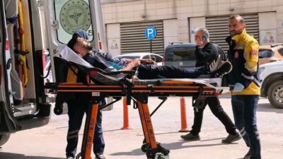 Bursa’nın İnegöl ilçesinde meydana gelen bıçaklı kavgada bir genç yaralandı.