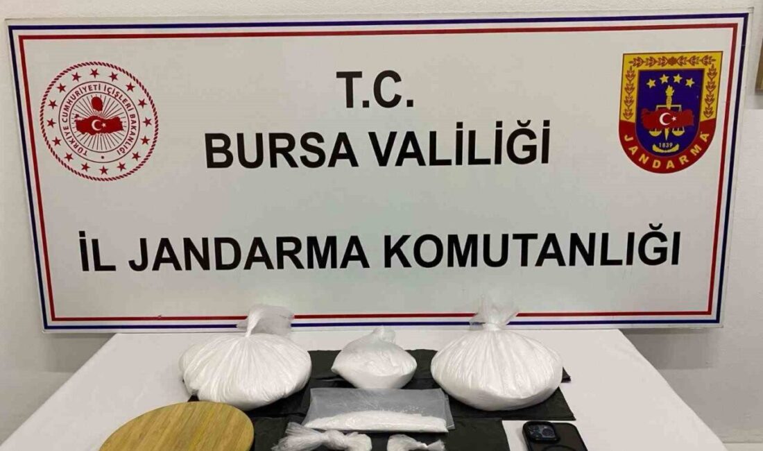 Bursa’nın Yıldırım ilçesinde gerçekleştirilen uyuşturucu operasyonunda 2 kilo 355 gram
