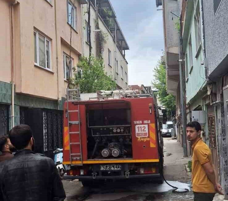 Bir evde meydana gelen yangın Bursa’da endişe yarattı. Yangın, Yıldırım