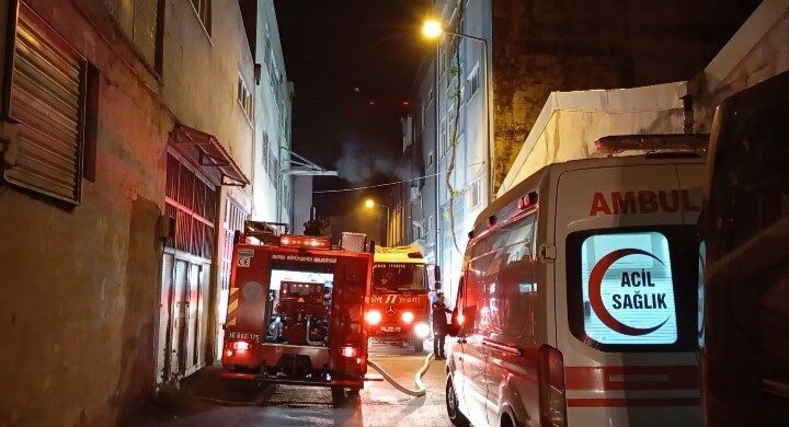 Bursa’nın Osmangazi ilçesindeki bir tekstil atölyesinde meydana gelen yangın, itfaiye