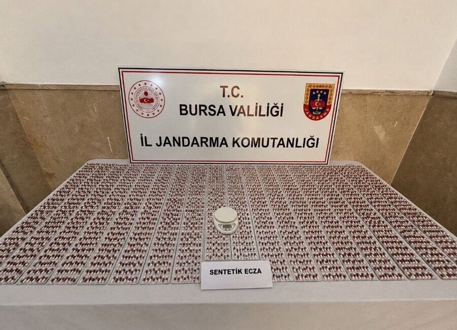 Bursa’nın Yıldırım ilçesinde gerçekleştirilen operasyonda jandarma ekipleri tarafından 5.871 adet