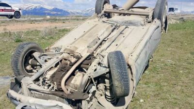 Van’ın Çaldıran ilçesinde meydana gelen bir trafik kazasında, otomobilin takla