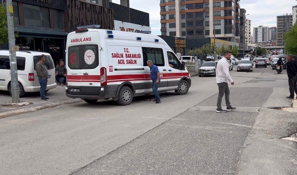 Gaziantep’te cam silerken dengesini kaybederek 8. kattan binanın beton teras