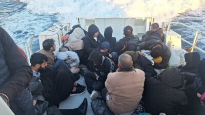 Ayvacık ilçesinde Sahil Güvenlik Mobil Radarı MORAD-12 tarafından lastik botta