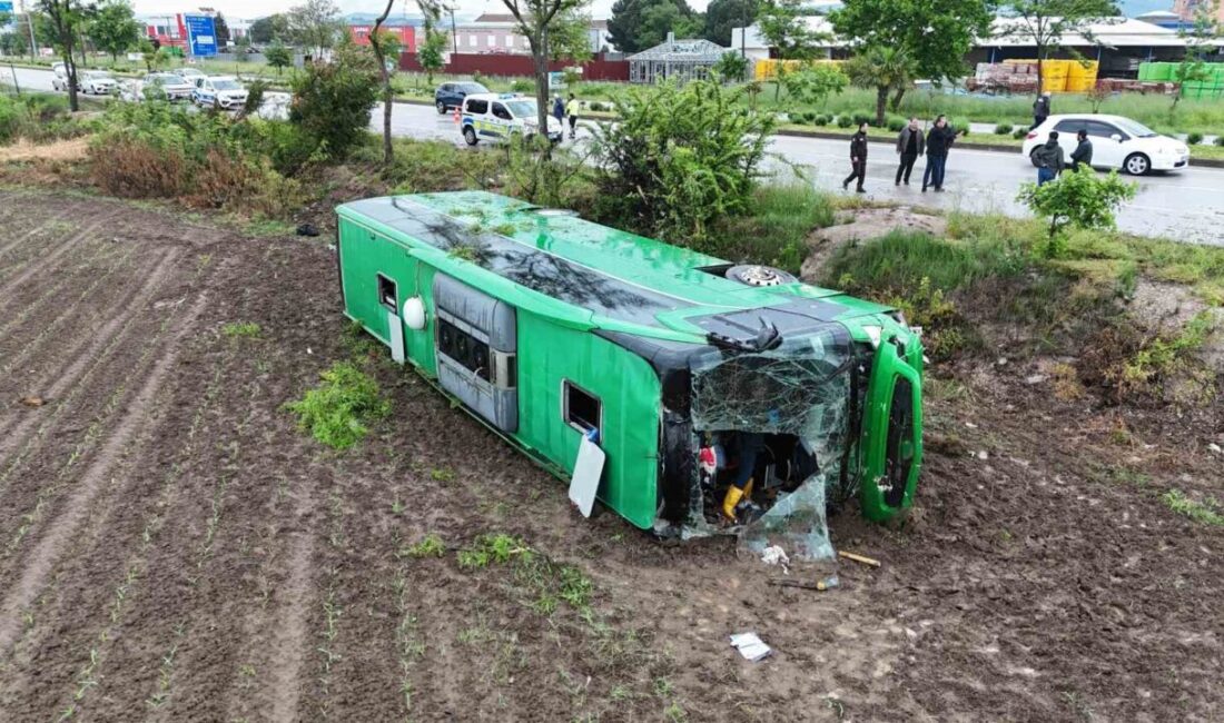 Biga ilçesinde, Ankara’dan Çanakkale’ye yolcu taşıyan bir tur otobüsü, ilçe