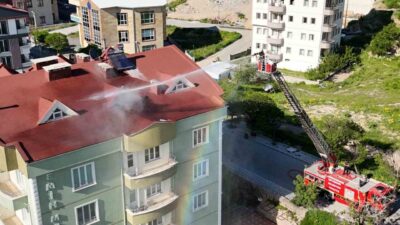 Nevşehir’de bir apartmanın çatı katındaki bir mutfakta çıkan yangın, itfaiye