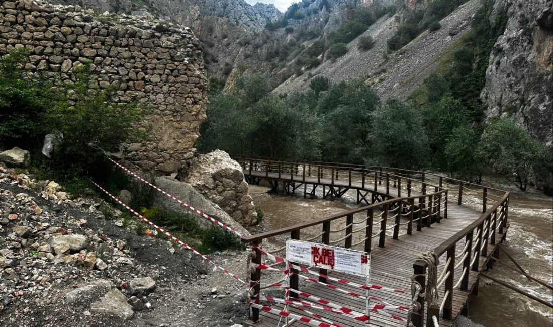 Yozgat’ın Aydıncık ilçesinde bulunan Kazankaya Kanyonu, Çekerek Irmağı’ndaki su seviyesinin