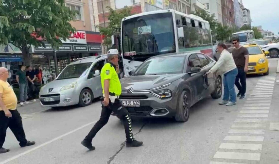 Çerkezköy ilçesinde meydana gelen bir trafik kazasında, bir otomobil ile