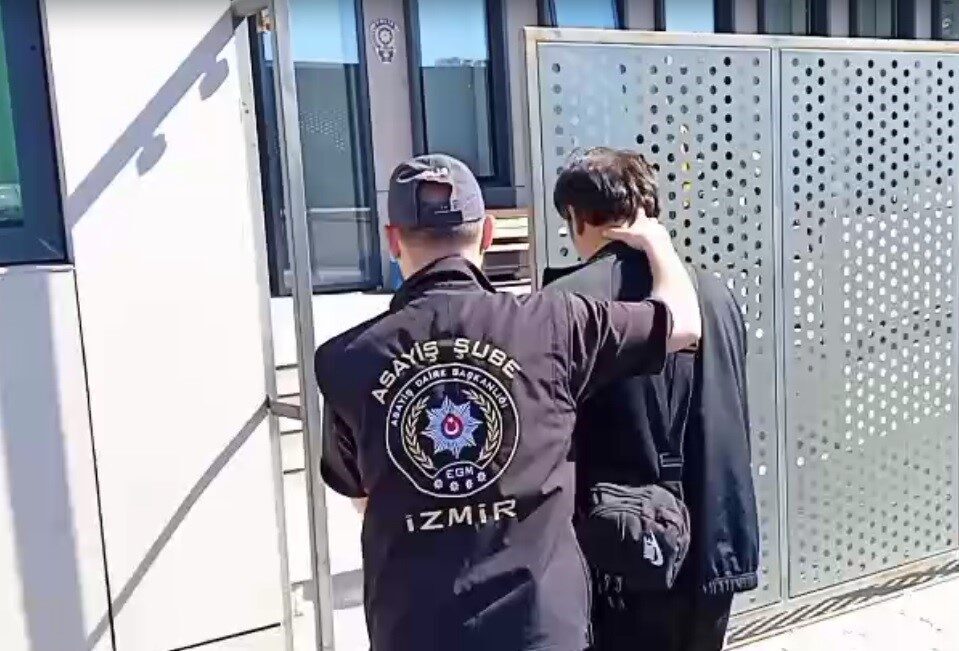 İzmir’de gerçekleştirilen bir polis operasyonunda, 58 yıl 5 ay 7