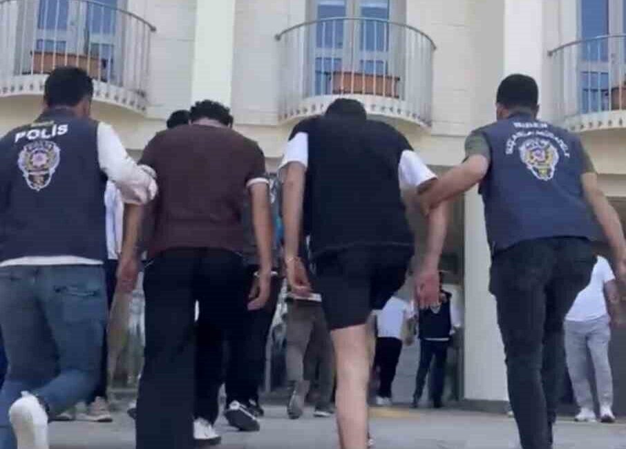 Bodrum ilçesinde internet uygulaması üzerinden çocuk istismarı görüntüleri satın aldıkları