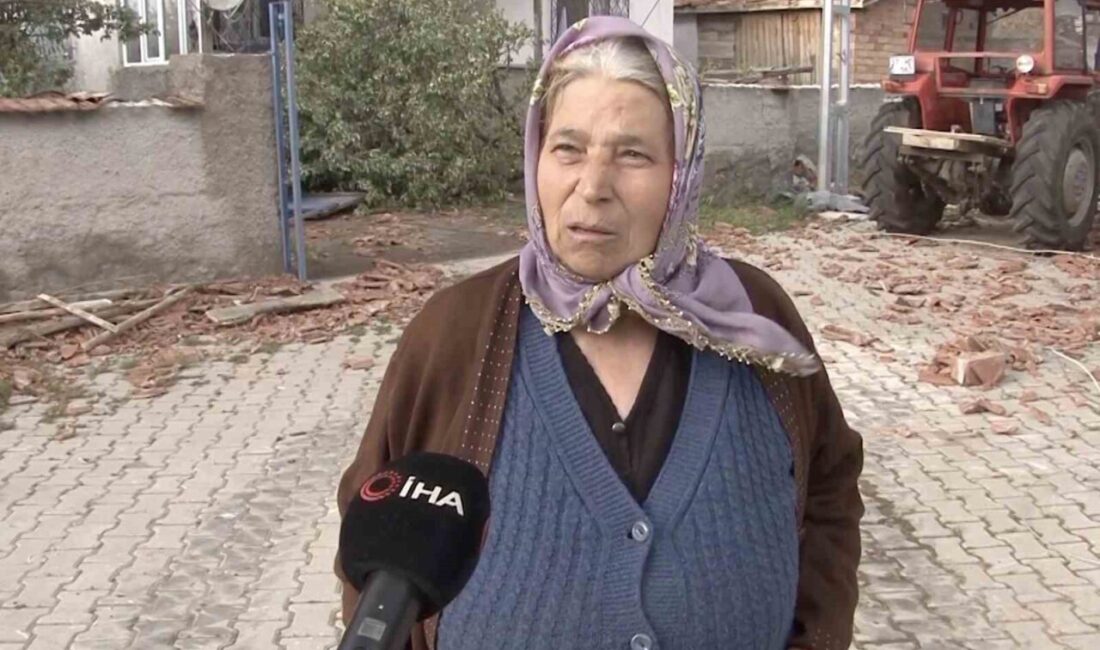 Çorum’un Sungurlu ilçesine bağlı Oyaca köyünde meydana gelen hortum nedeniyle