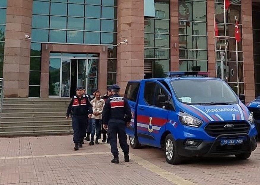 Çorum’un Osmancık ilçesinde yapılan bir uyuşturucu operasyonunda tutuklanan bir şüpheli