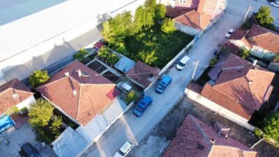 Alaca ilçesinde, jandarma ekipleri tarafından şüphe üzerine takibe alınan araçta