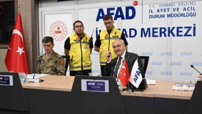 Denizli’de simule edilen 5.6 büyüklüğündeki deprem senaryosunun canlandırıldığı bir tatbikat