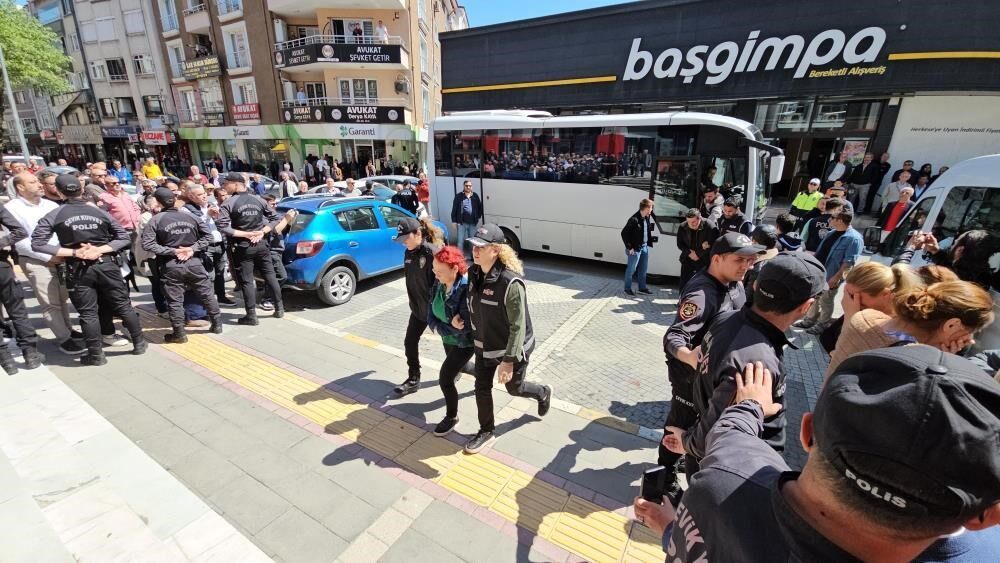 Zonguldak Cumhuriyet Başsavcılığı tarafından hazırlanan iddianame, eski Devrek Belediye Başkanı