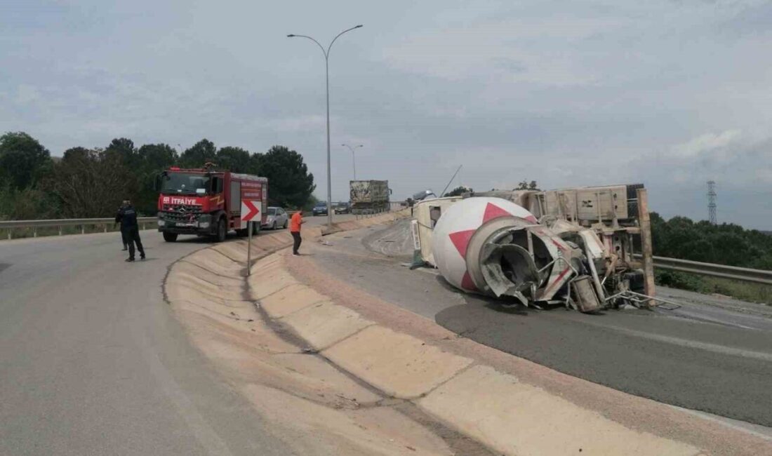 Bursa’nın İnegöl ilçesinde bir beton mikseri, sürücüsünün kontrolünden çıkarak virajda