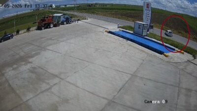 Bismil ilçesinde meydana gelen trafik kazasında sürücüsünün direksiyon hakimiyetini kaybetmesi