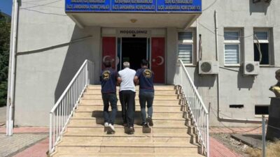 Diyarbakır’da Jandarma Suç Araştırma Timleri (JASAT) tarafından yürütülen operasyonlarda aranan