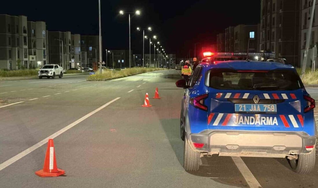 Diyarbakır’ın Bağlar ilçesinde meydana gelen trafik kazasında 2 kişi yaşamını