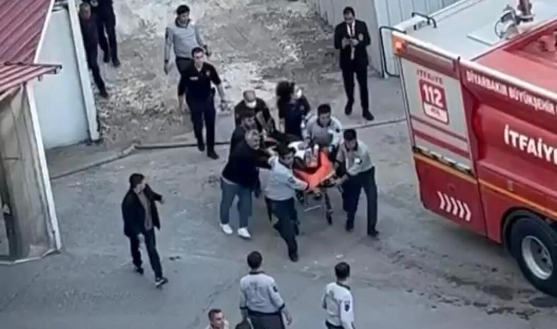 Diyarbakır’ın Kayapınar ilçesinde bulunan bir otel inşaatında meydana gelen yangın
