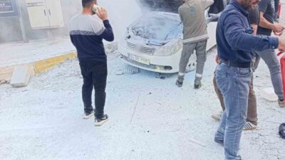Diyarbakır’ın Çınar ilçesinde seyir halindeyken alev alan bir otomobil kullanılamaz