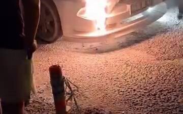 Diyarbakır’da bir şehir içi minibüsünde yangın çıkmasıyla panik yaşandı. Olay,