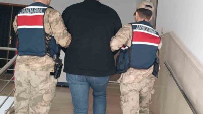 Şanlıurfa’da, dolandırıcılık suçu işlemekten aranan bir şahıs, jandarma ekipleri tarafından