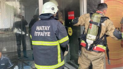 Hatay’ın Dörtyol ilçesinde bulunan bir iş yerinde çıkan yangın, hızla