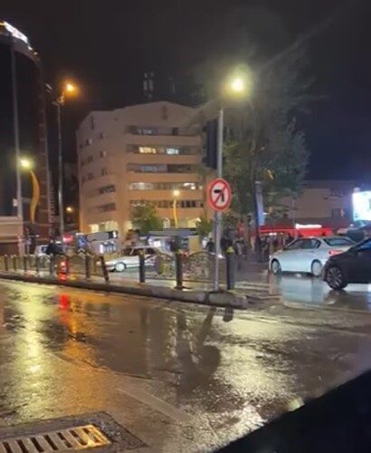 Elazığ’ın işlek caddelerinden biri olan Gazi Caddesi’nde drift yapan bir