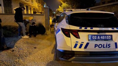 Adıyaman’ın Turgut Reis Mahallesi 139. Sokak’ta, yüzü kapalı ve duvar