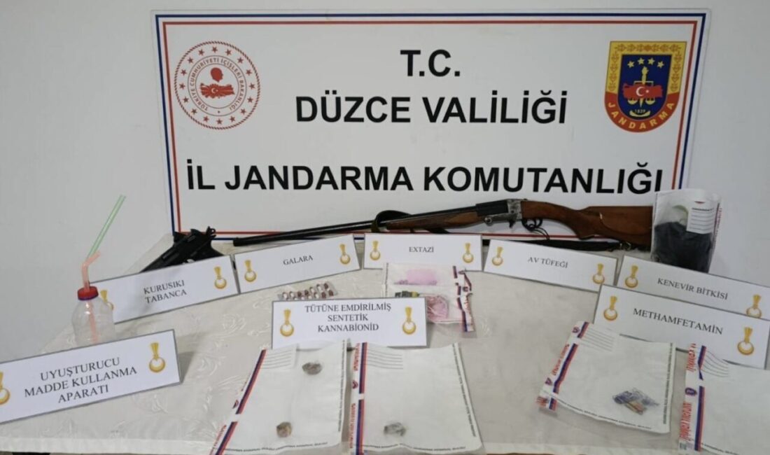 Düzce’de jandarma ekipleri tarafından gerçekleştirilen operasyonda, kenevir bitkisi, sentetik kannabinoid