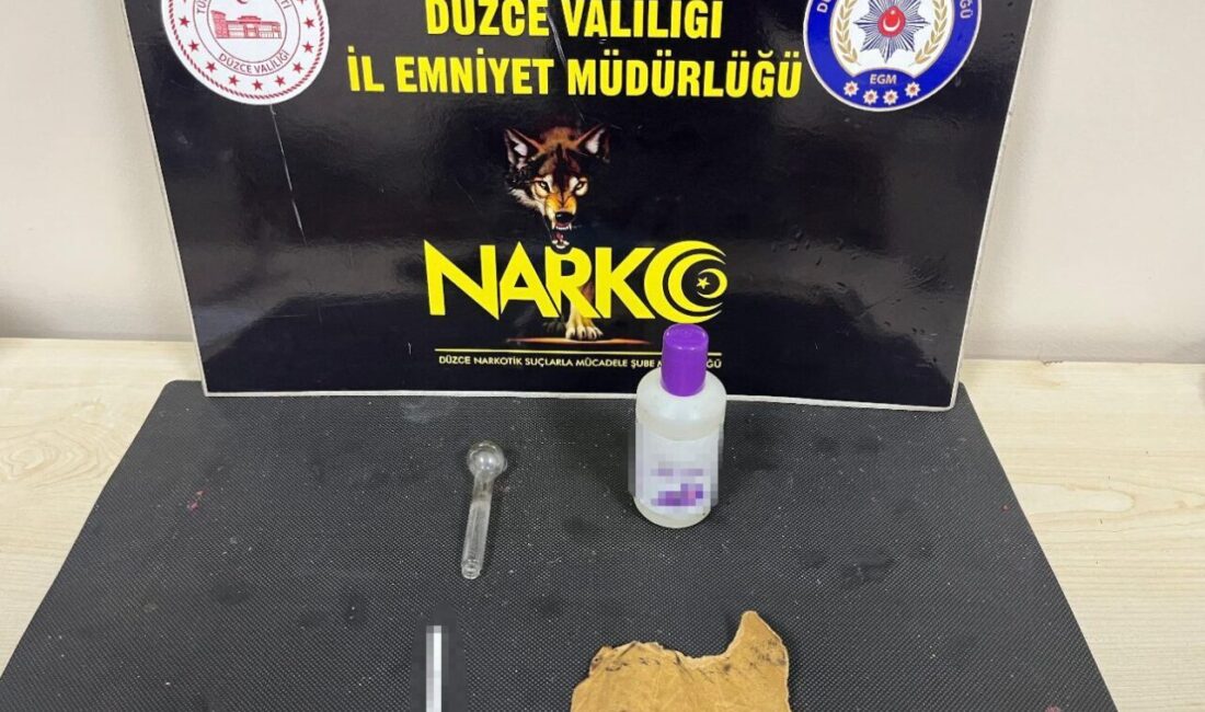 Düzce’de gerçekleştirilen bir operasyonda polis ekipleri, uyuşturucu madde bulunduğu ihbarı