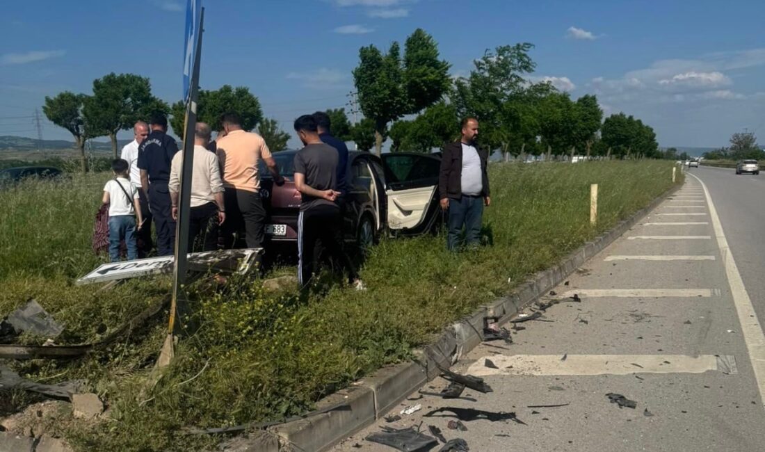 Bursa’nın Yenişehir ilçesinde meydana gelen trafik kazasında 3 kişi yaralandı.