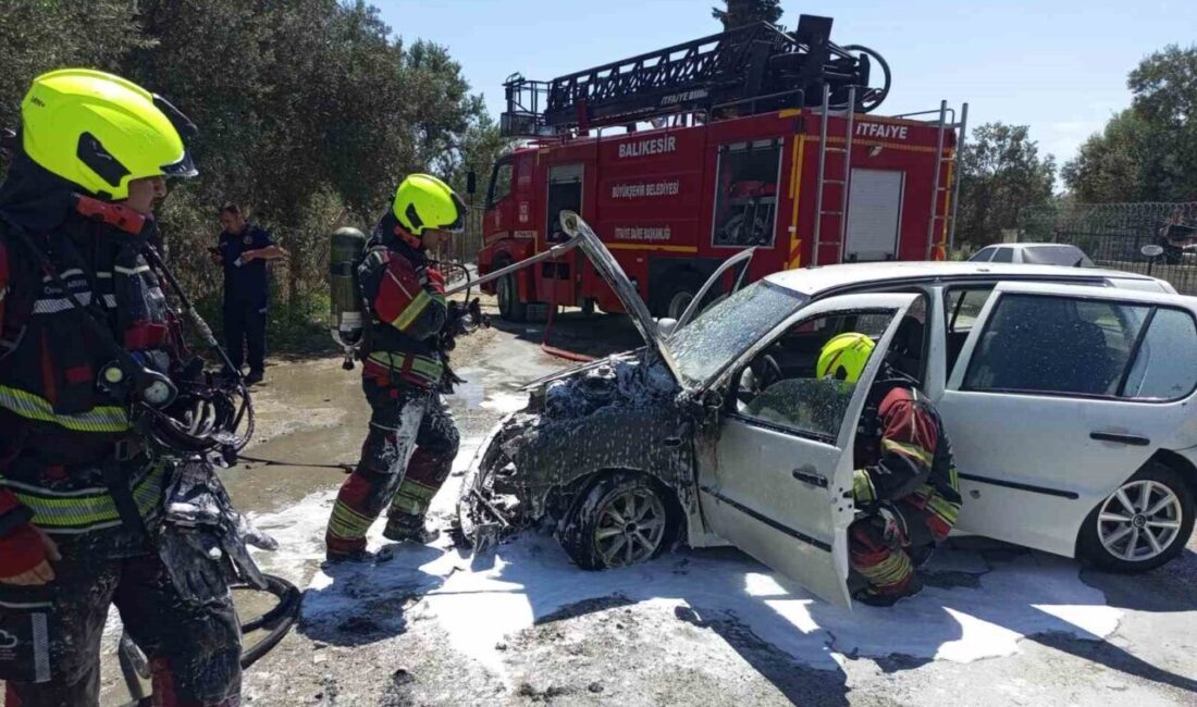 Balıkesir’in Edremit ilçesinde seyir halindeki bir araçta meydana gelen yangın