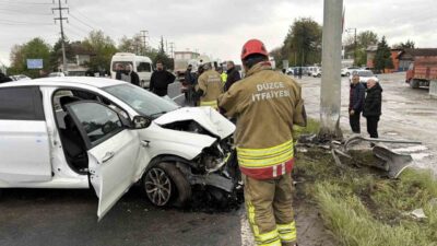 Düzce’de yağmur nedeniyle kayganlaşan yolda kontrolden çıkan bir otomobil, EDS