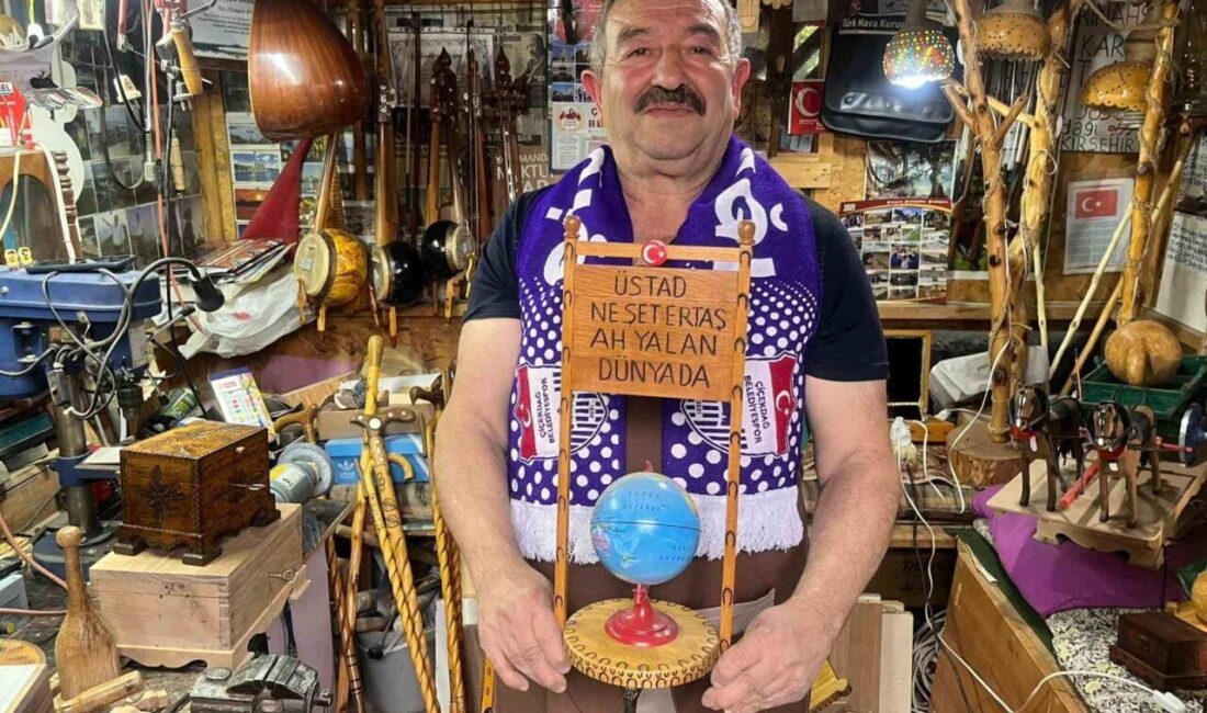 Kırşehir’in Çiçekdağı ilçesinde Ahmet Ay isimli bir sanatkar, kendisini ahşabın