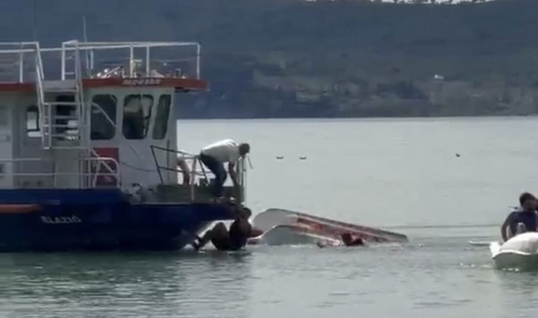 Hazar Gölü’nde deniz bisikletinin devrilmesi sonucu suya düşen 2 kişi