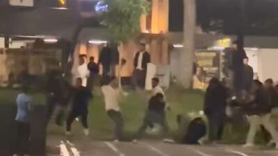 Elazığ’da Cumhuriyet Meydanı’nda meydana gelen olayda iki grup arasında yaşanan