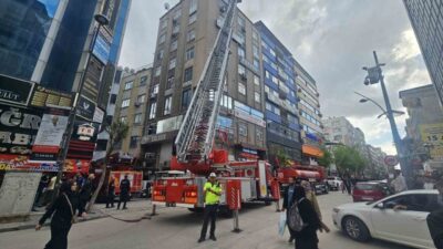 Elazığ’da bulunan 9 katlı bir iş merkezinin çatısında meydana gelen