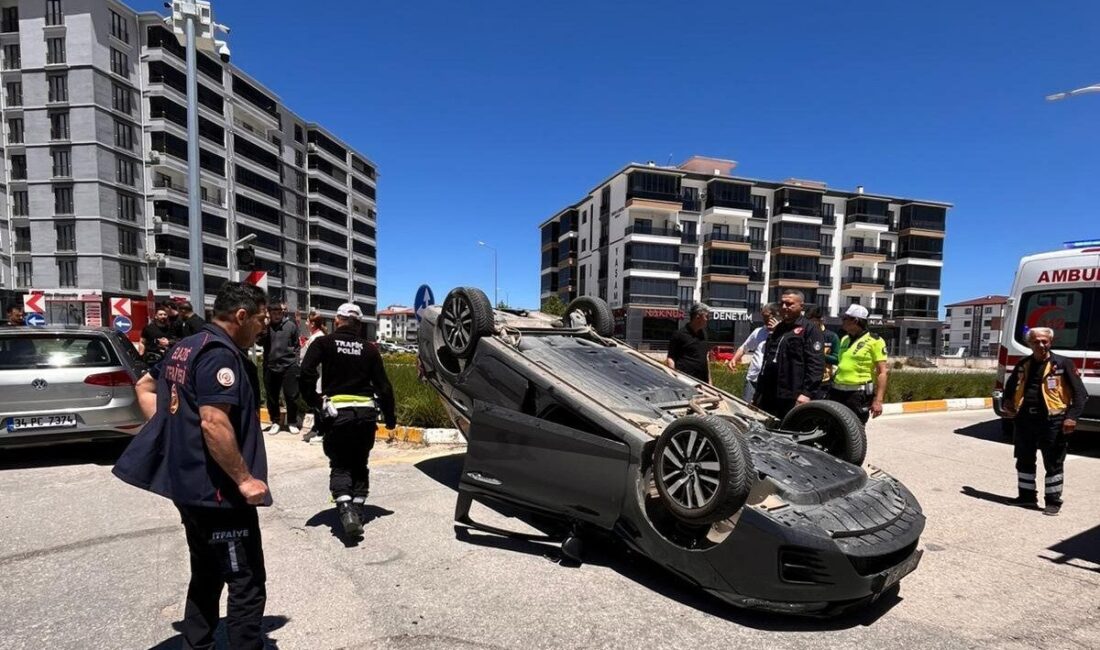 Elazığ’da meydana gelen bir trafik kazasında iki aracın çarpışması sonucunda