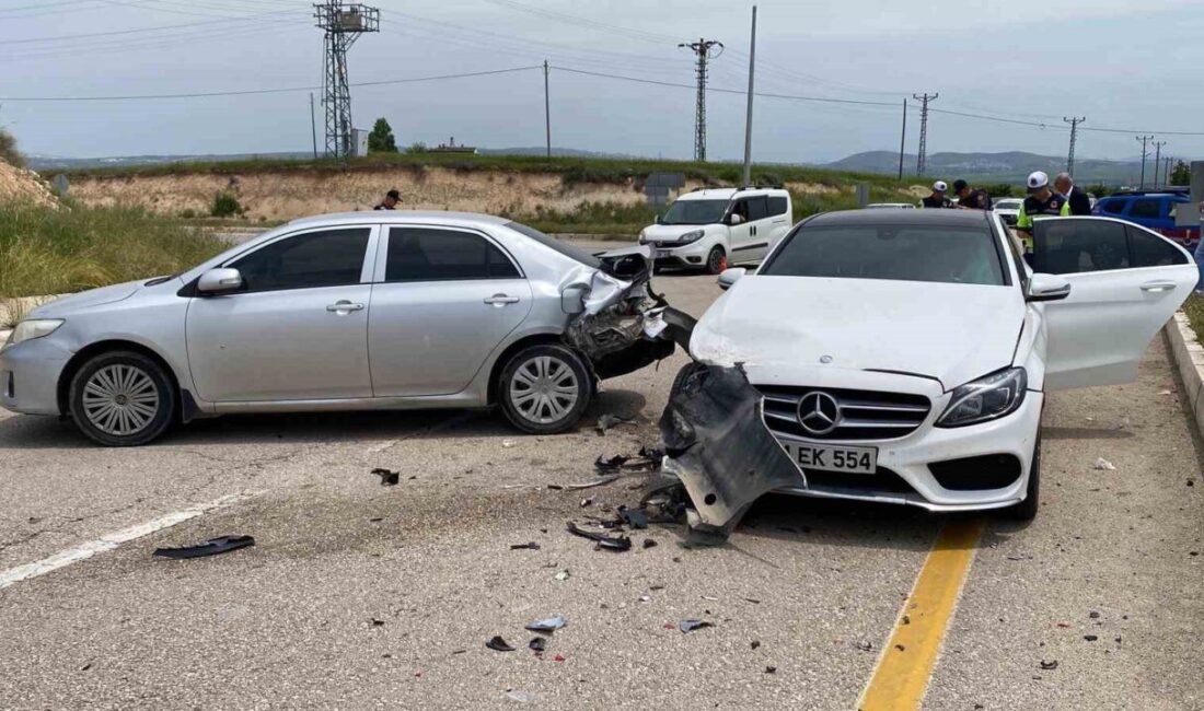 Elazığ’da meydana gelen trafik kazasında, biri hamile kadın olmak üzere